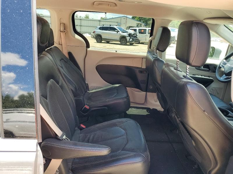 2022 CHRYSLER PACIFICA TOURING L 11