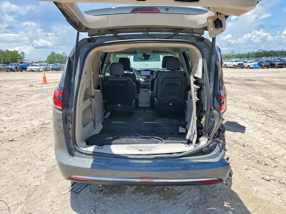 2022 CHRYSLER PACIFICA TOURING L 6