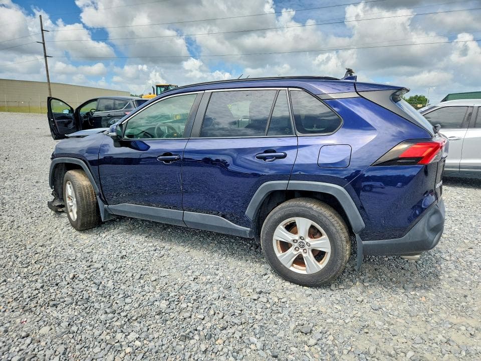 2019 TOYOTA RAV4 XLE 2