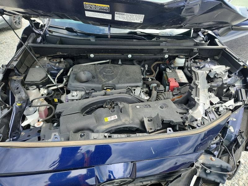 2019 TOYOTA RAV4 XLE 12