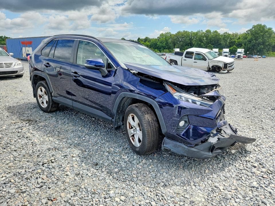 2019 TOYOTA RAV4 XLE 4