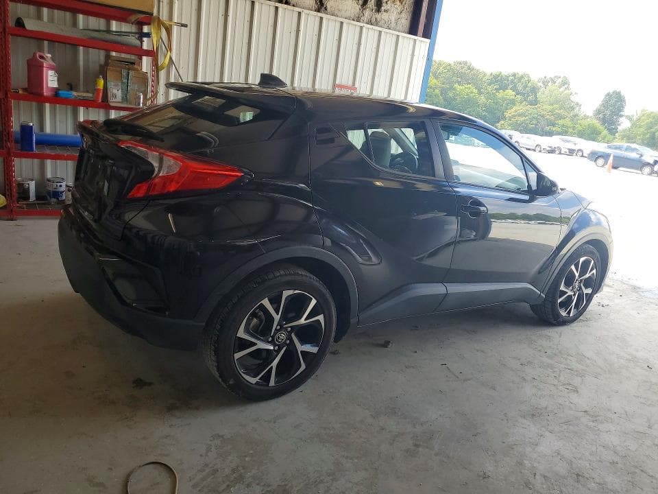 2019 TOYOTA C-HR XLE XLE 3