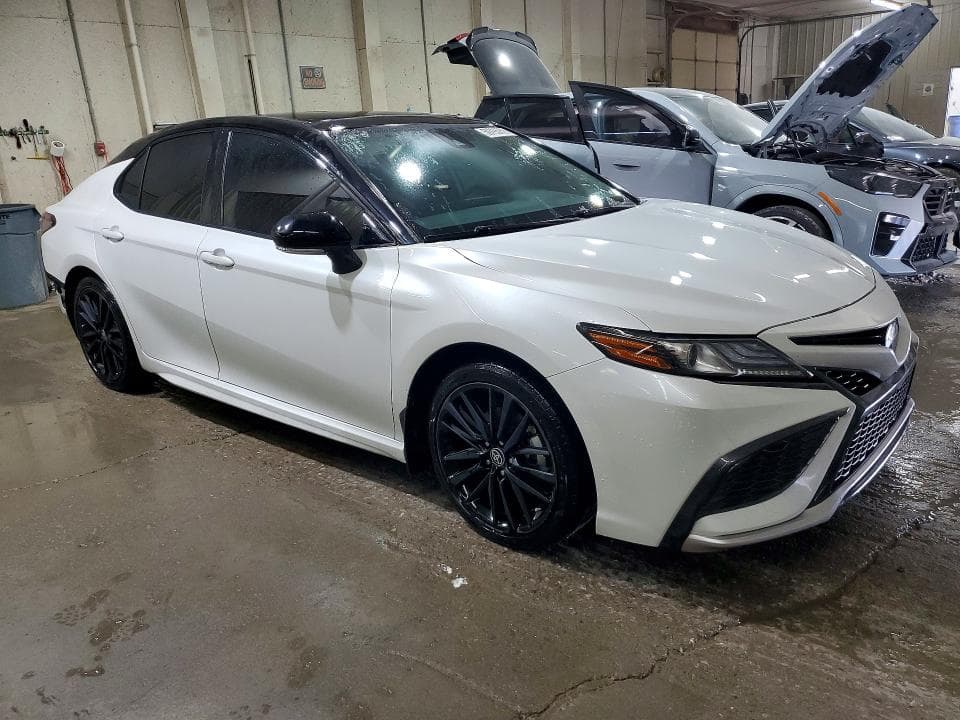 2022 TOYOTA CAMRY XSE 4