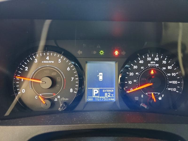2017 TOYOTA SIENNA LE 9