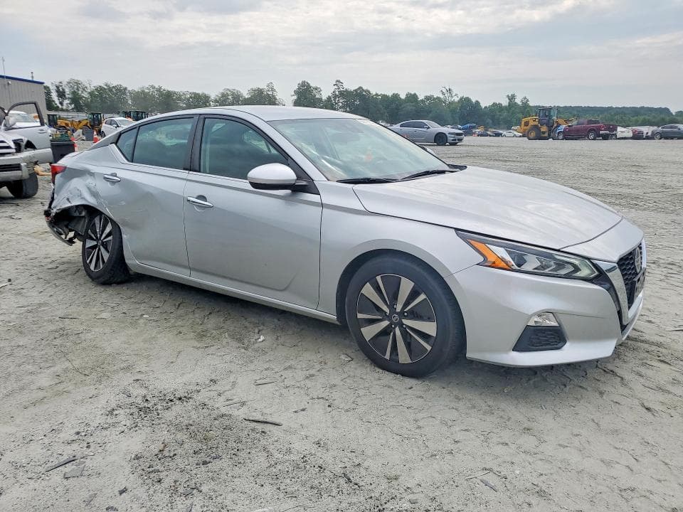 2022 NISSAN ALTIMA SV 4