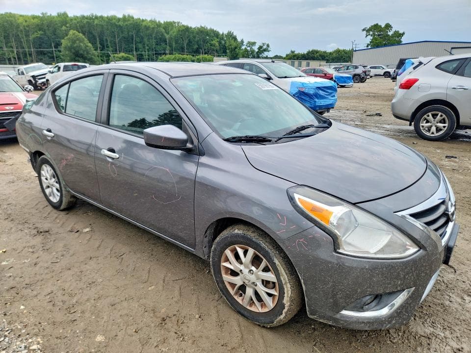 2018 NISSAN VERSA SV 4