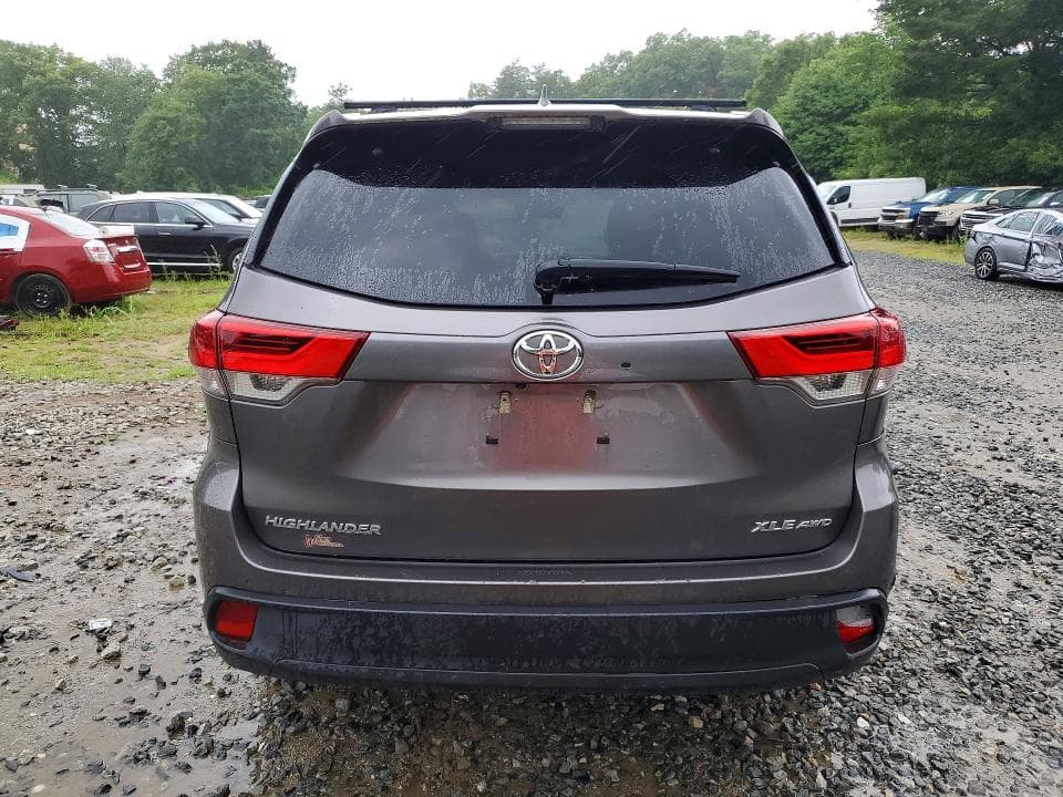 2017 TOYOTA HIGHLANDER XLE 6