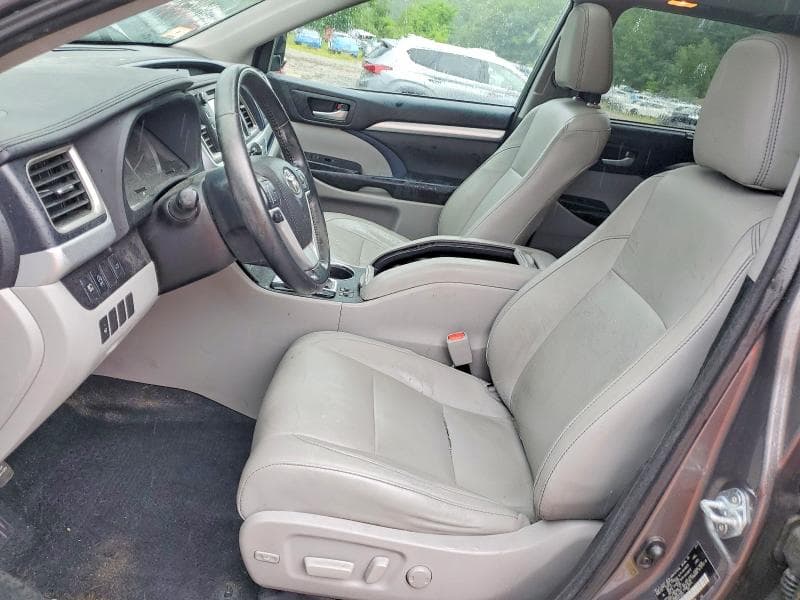 2017 TOYOTA HIGHLANDER XLE 7