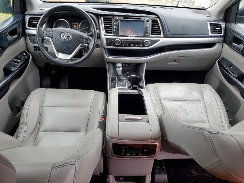 2017 TOYOTA HIGHLANDER XLE 8