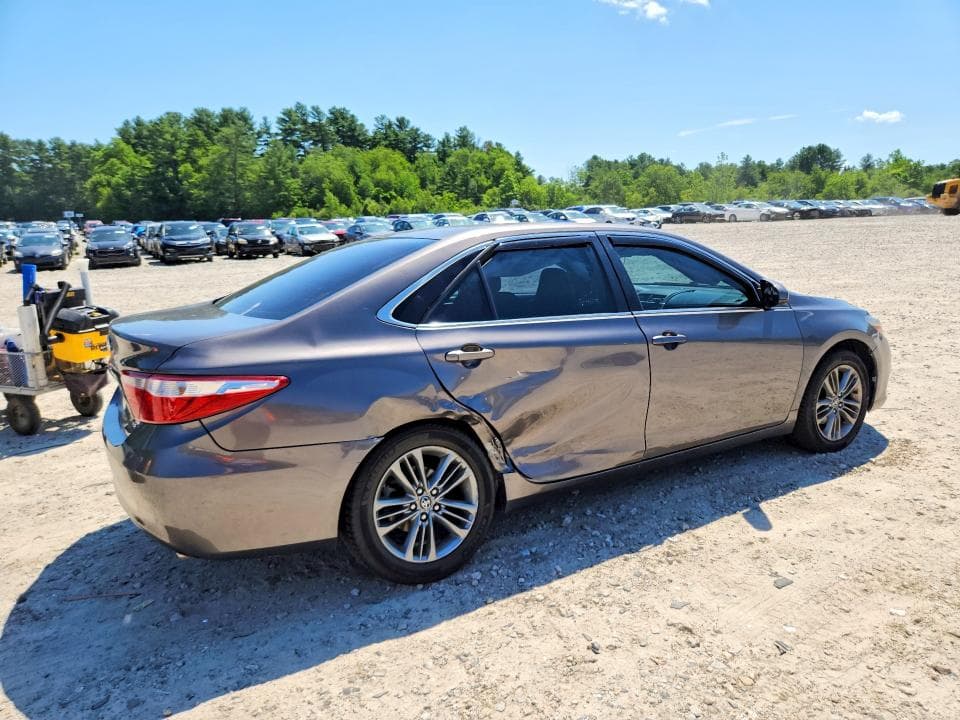 2017 TOYOTA CAMRY SE SE 3