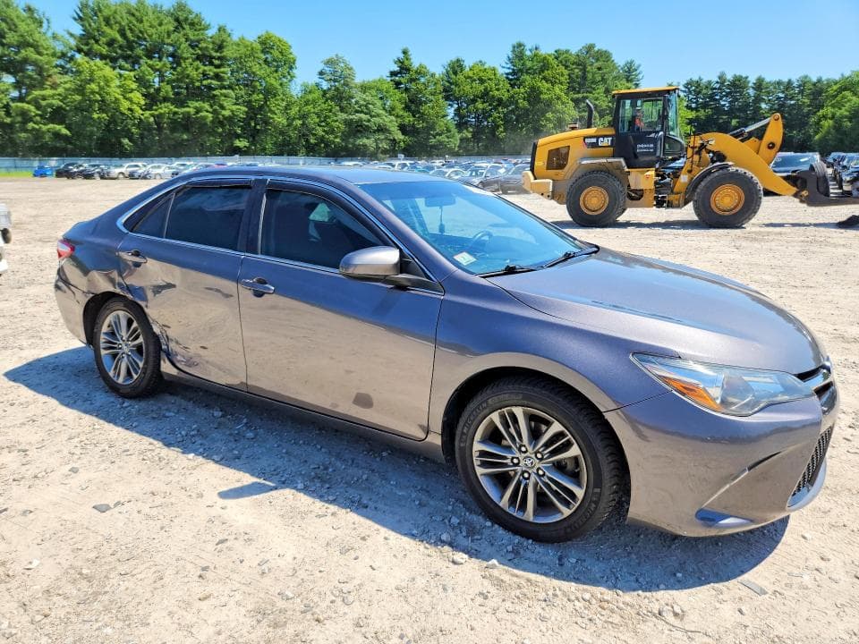 2017 TOYOTA CAMRY SE SE 4