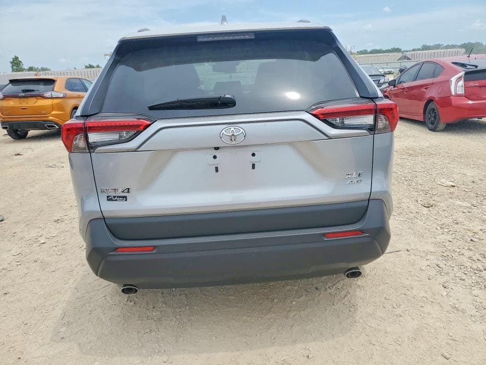 2025 TOYOTA RAV4 XLE PREMIUM 6