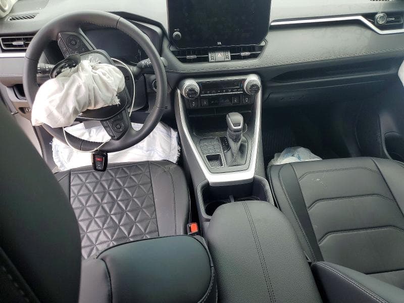 2025 TOYOTA RAV4 XLE PREMIUM 8