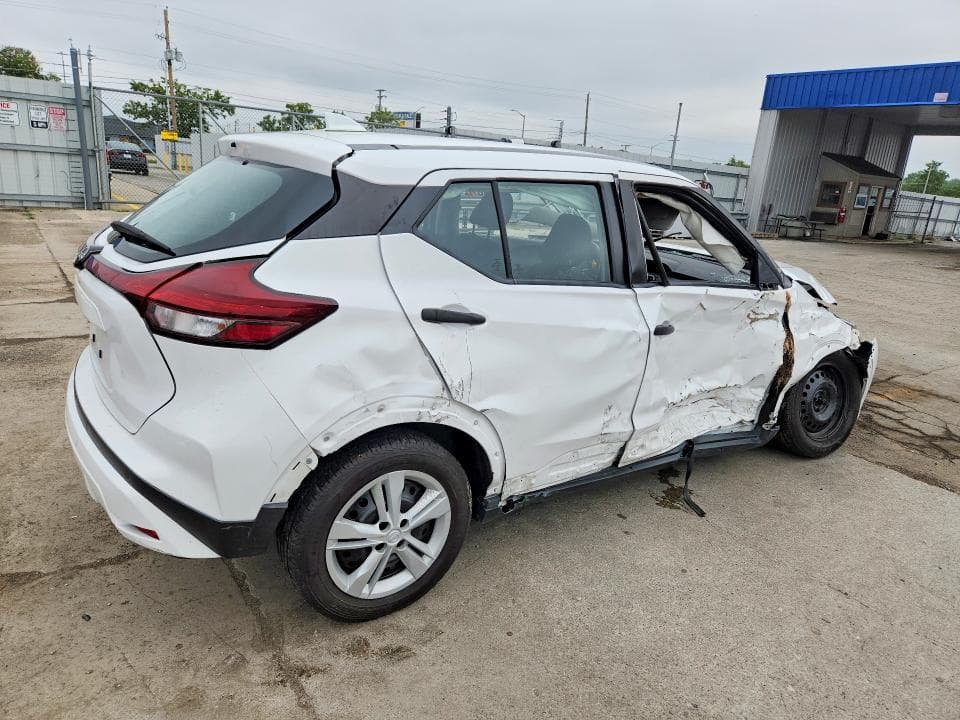 2023 NISSAN KICKS S 3