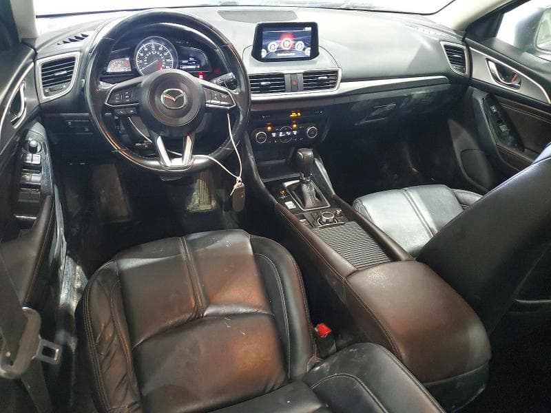 2018 MAZDA 3 TOURING 8