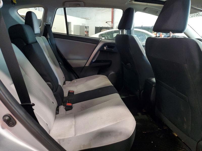 2017 TOYOTA RAV4 XLE 11