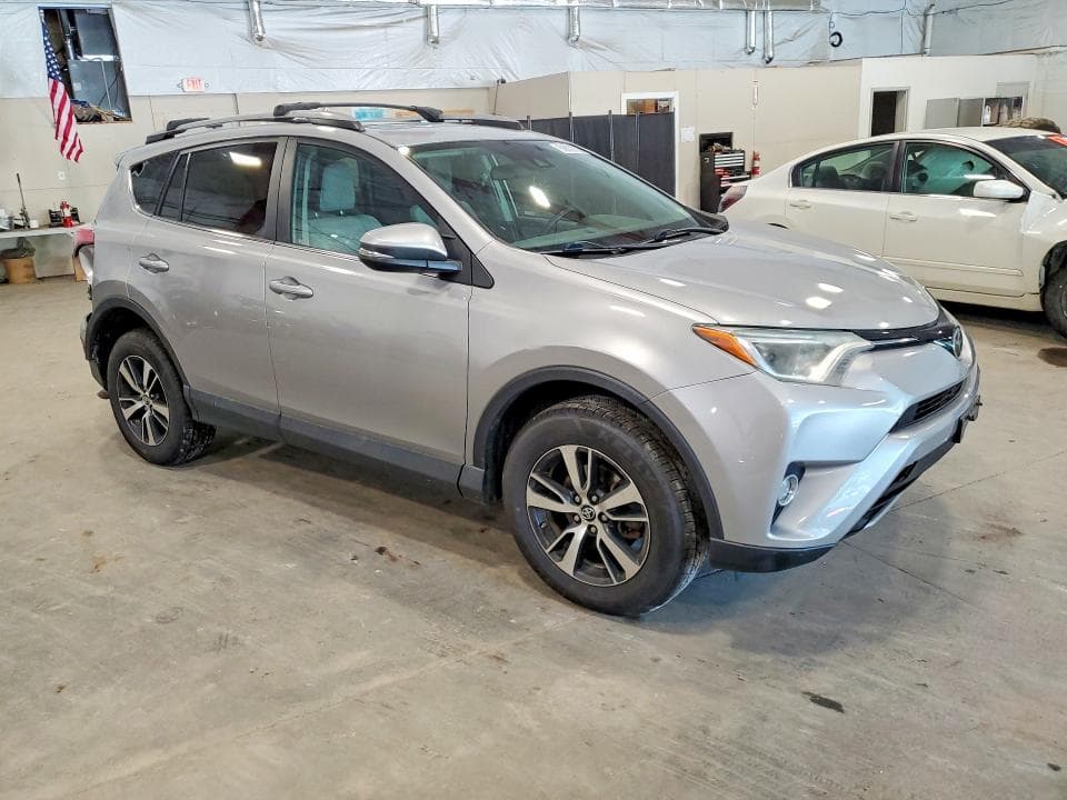 2017 TOYOTA RAV4 XLE 4