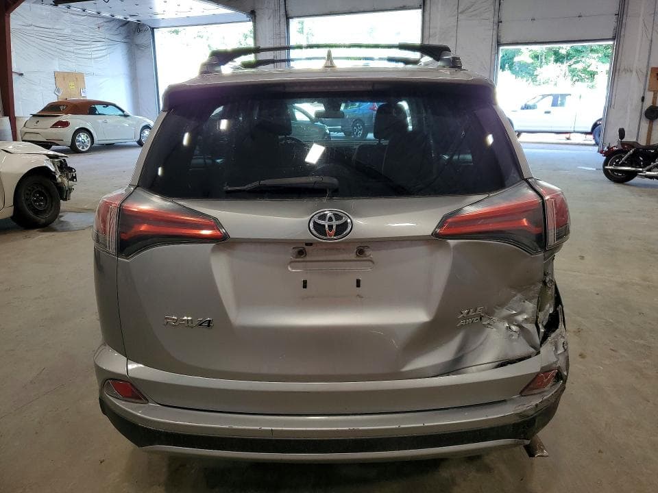 2017 TOYOTA RAV4 XLE 6