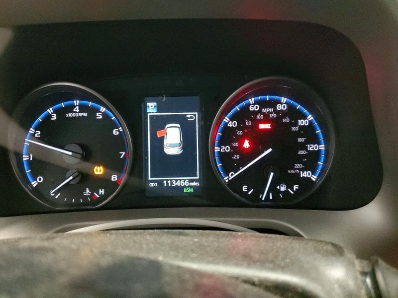 2017 TOYOTA RAV4 XLE 9