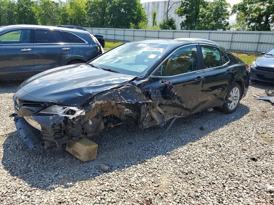 2018 TOYOTA CAMRY LE LE - 1