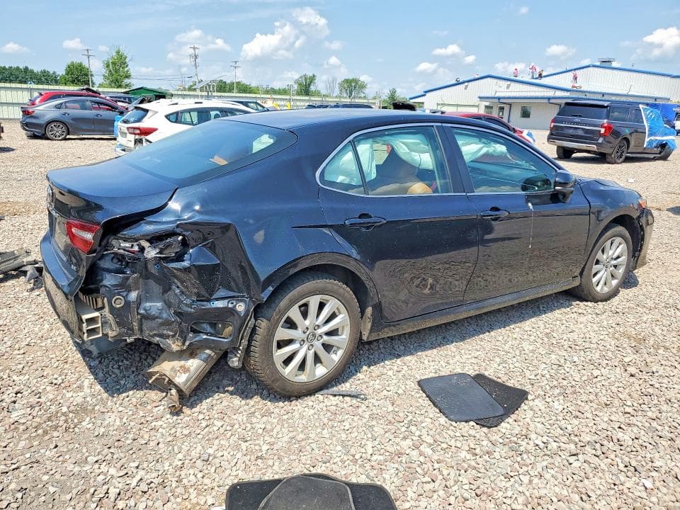 2018 TOYOTA CAMRY LE LE 3