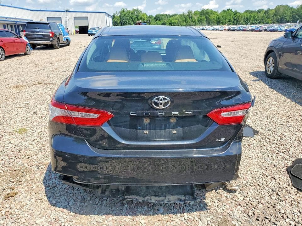 2018 TOYOTA CAMRY LE LE 6