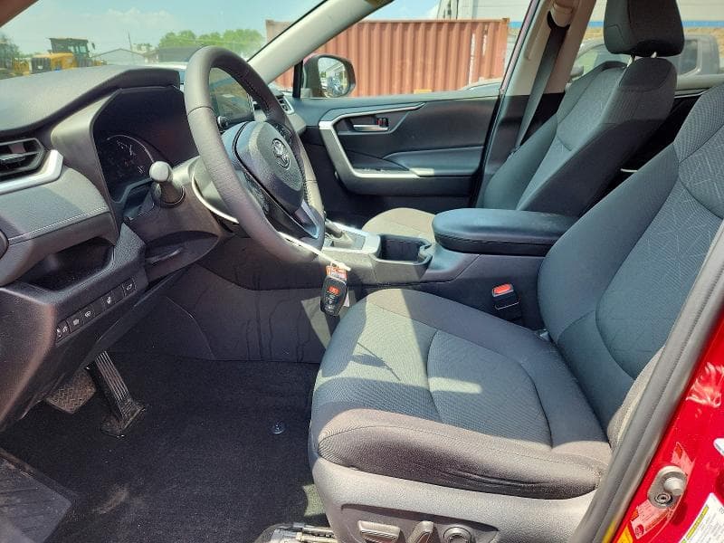 2024 TOYOTA RAV4 XLE 7