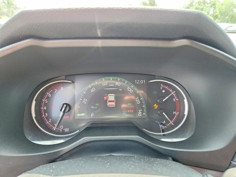 2024 TOYOTA RAV4 XLE 9