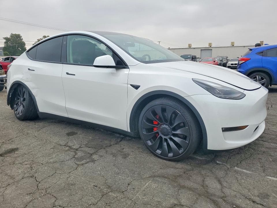 2023 TESLA MODEL Y 4