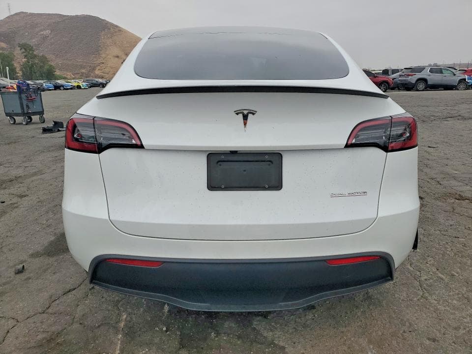 2023 TESLA MODEL Y 6
