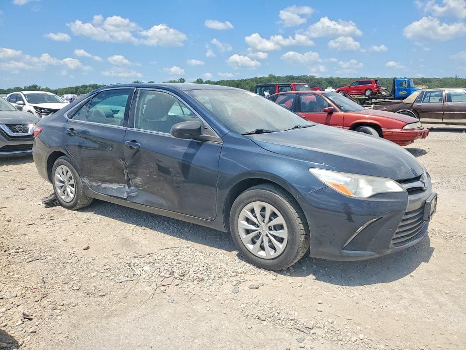 2017 TOYOTA CAMRY LE 4