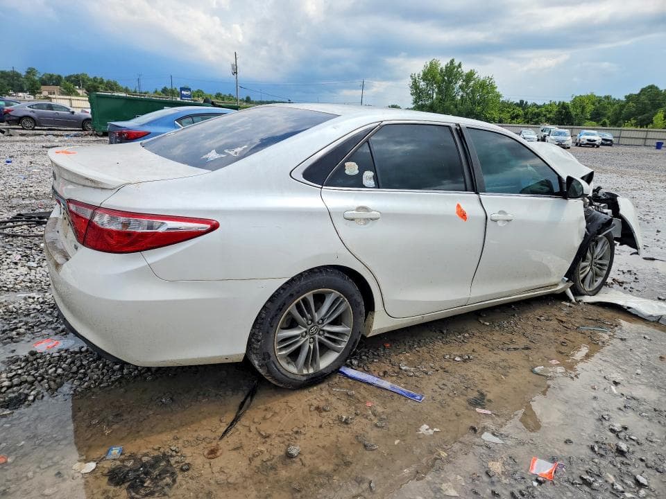 2017 TOYOTA CAMRY SE SE 3