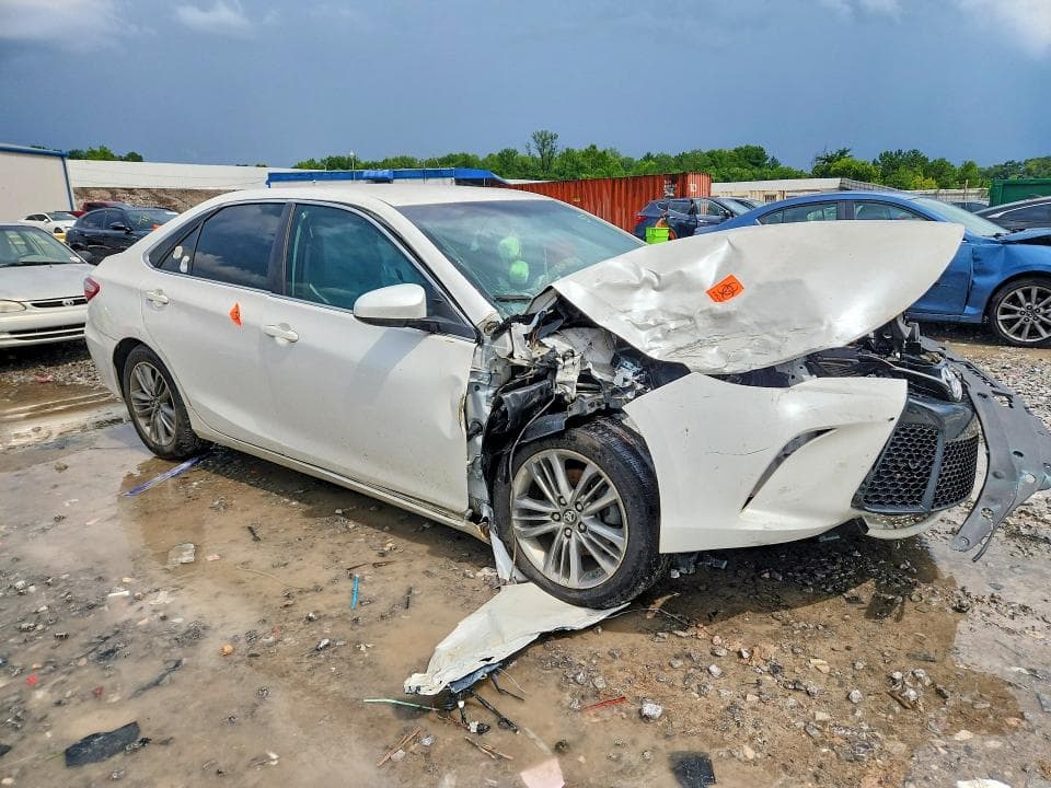 2017 TOYOTA CAMRY SE SE 4