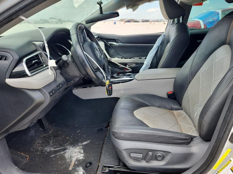 2018 TOYOTA CAMRY XLE 7