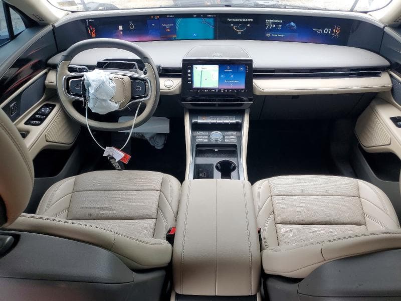 2025 LINCOLN NAUTILUS PREMIERE 8