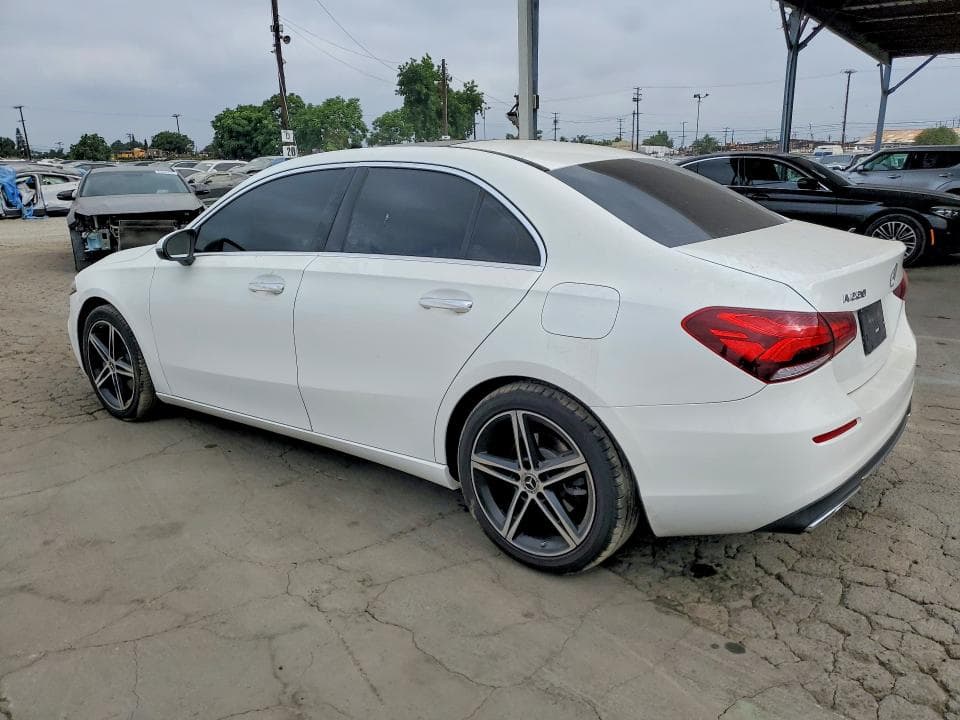 2019 MERCEDES-BENZ A 220 2