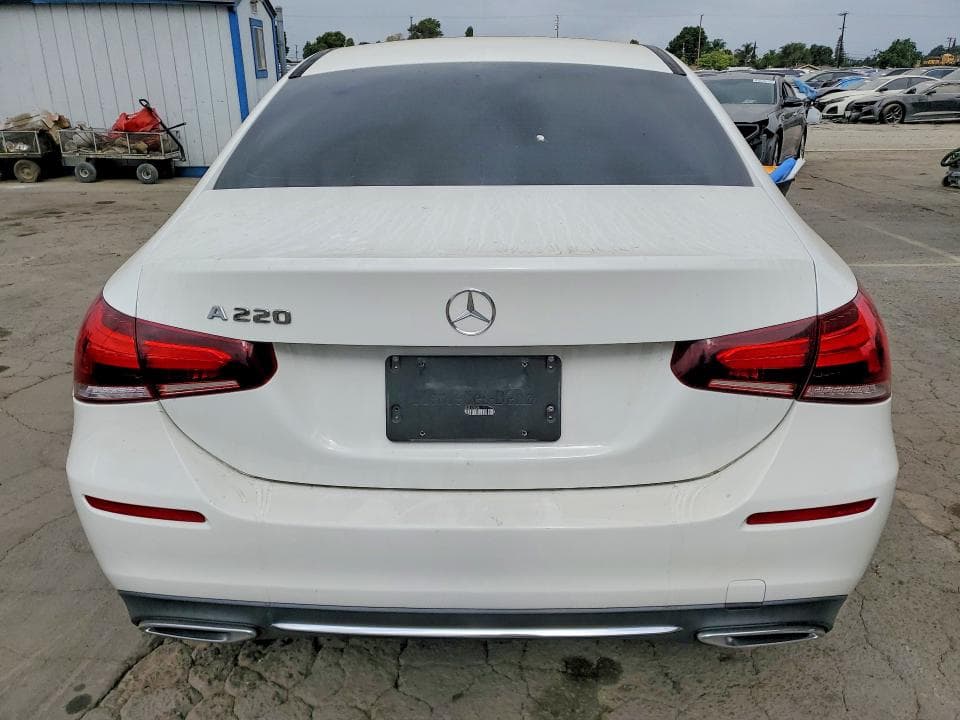 2019 MERCEDES-BENZ A 220 6