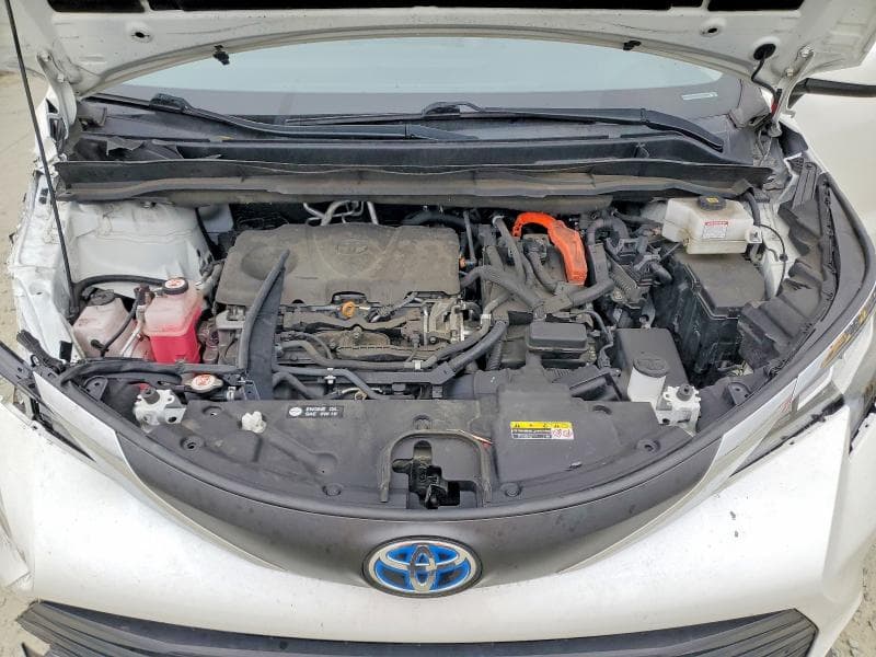 2021 TOYOTA SIENNA XLE 12