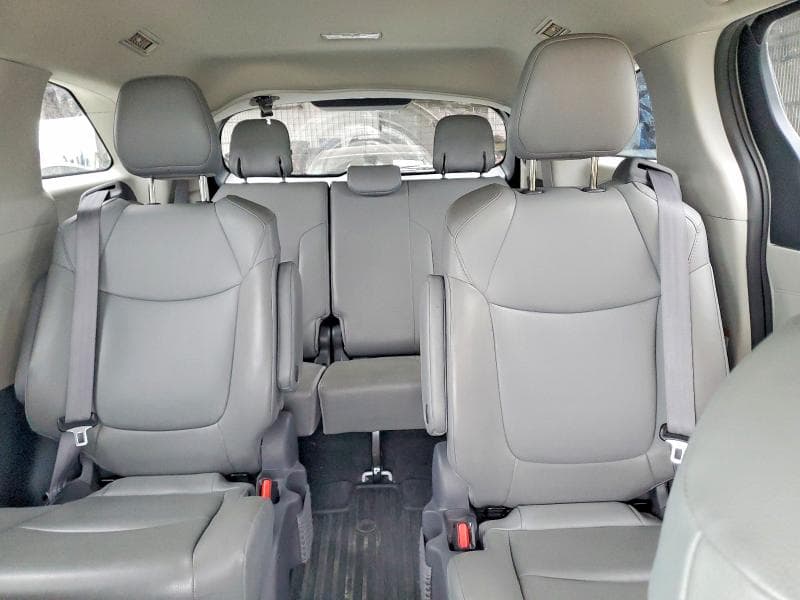 2021 TOYOTA SIENNA XLE 10