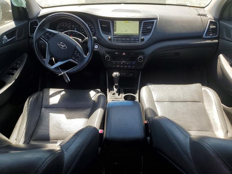 2017 HYUNDAI TUCSON SE PLUS 8