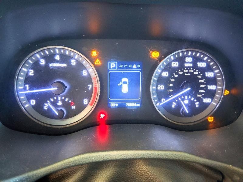 2017 HYUNDAI TUCSON SE PLUS 9
