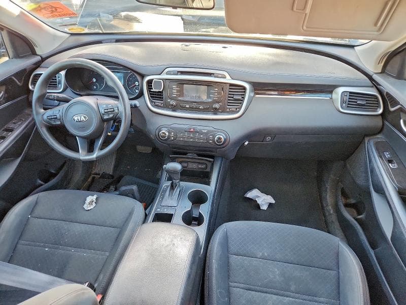 2017 KIA SORENTO LX 8