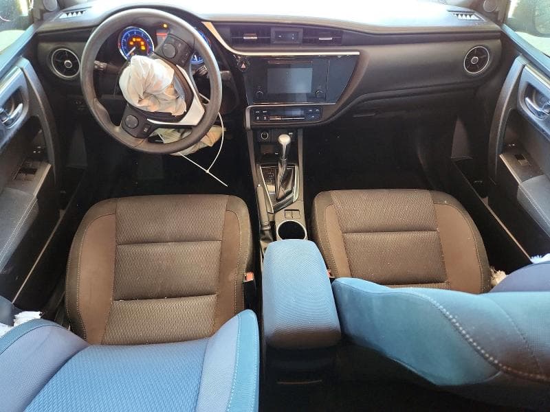 2019 TOYOTA COROLLA LE 8