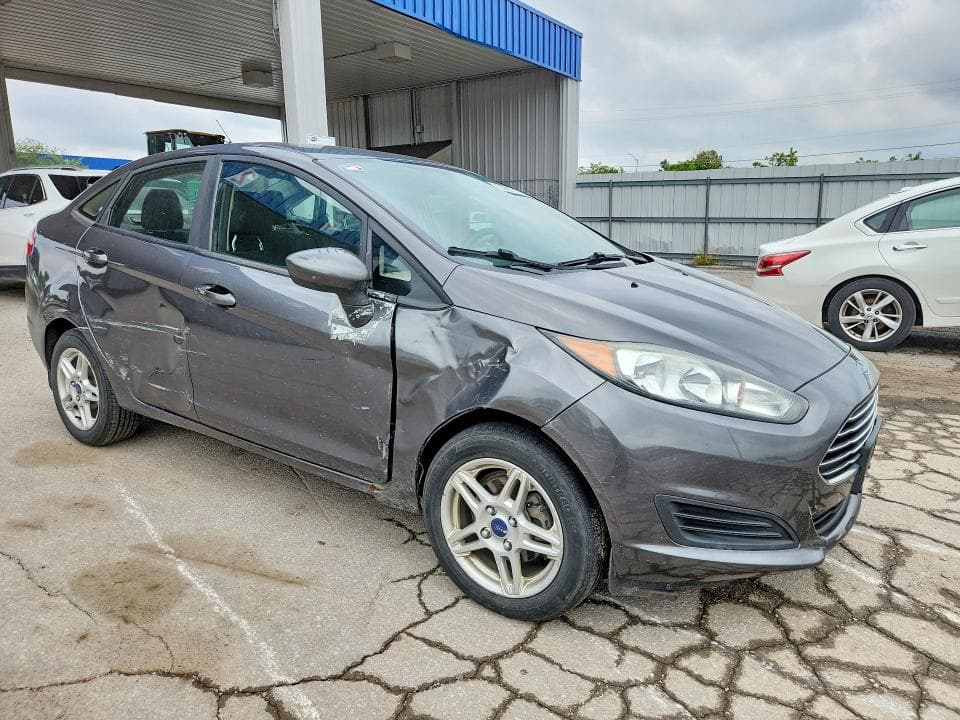 2017 FORD FIESTA SE 4
