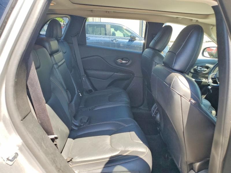 2016 JEEP CHEROKEE LIMITED 11