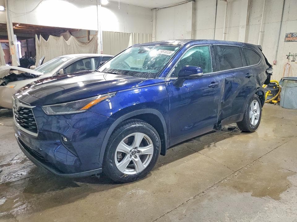 2021 TOYOTA HIGHLANDER LE 1