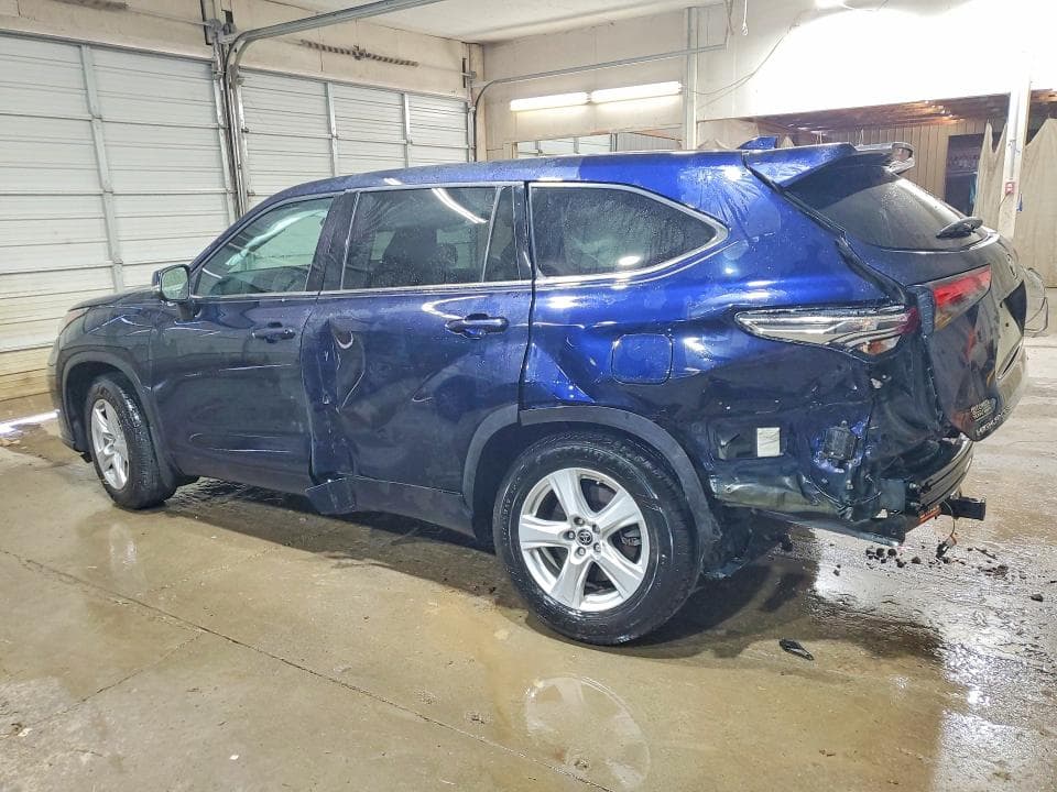 2021 TOYOTA HIGHLANDER LE 2