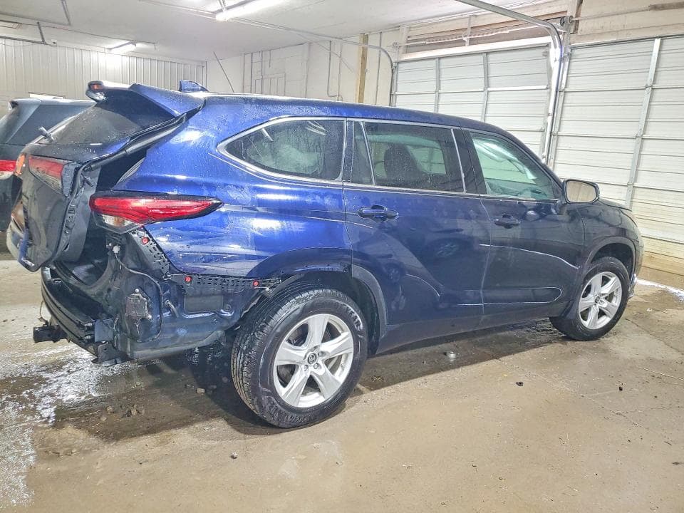 2021 TOYOTA HIGHLANDER LE 3