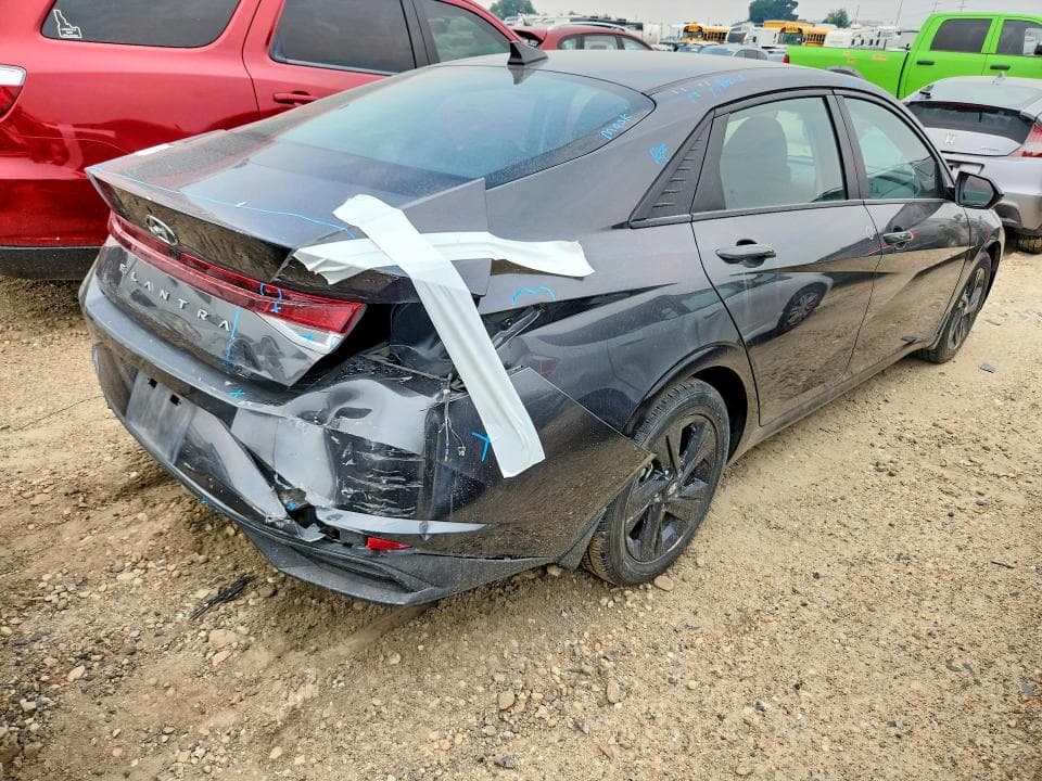 2022 HYUNDAI ELANTRA SEL 3