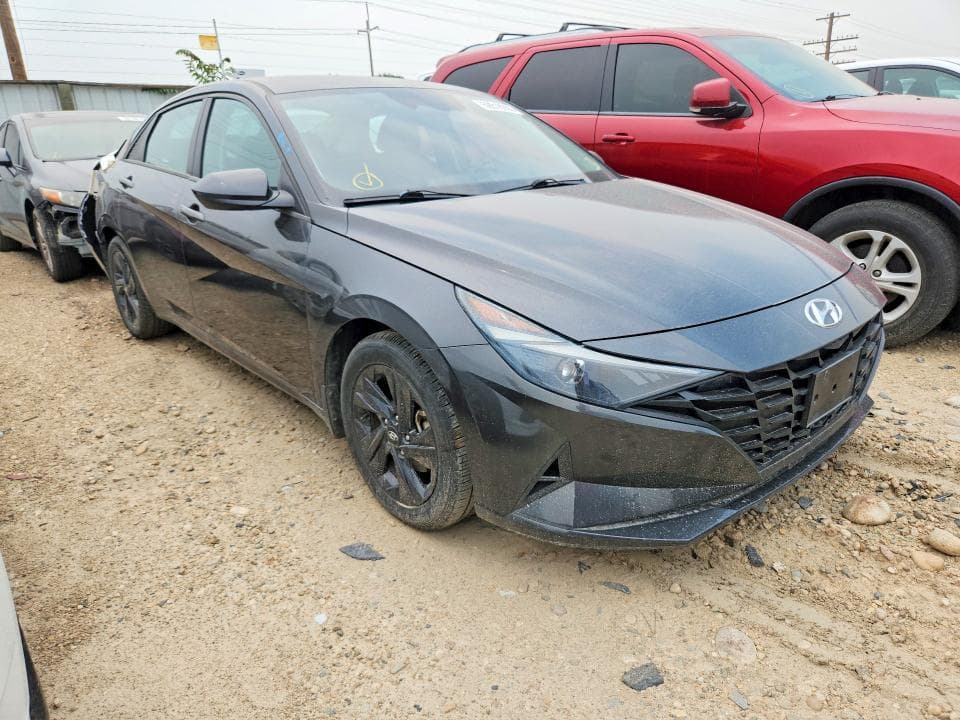 2022 HYUNDAI ELANTRA SEL 4